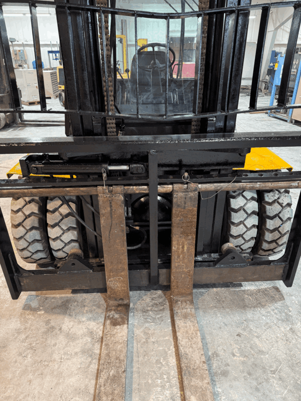 14000-15500 lb. Hyster #H155XL2, diesel forklift, 173.5" -212" lift height, 2 speed powershift - Image 6