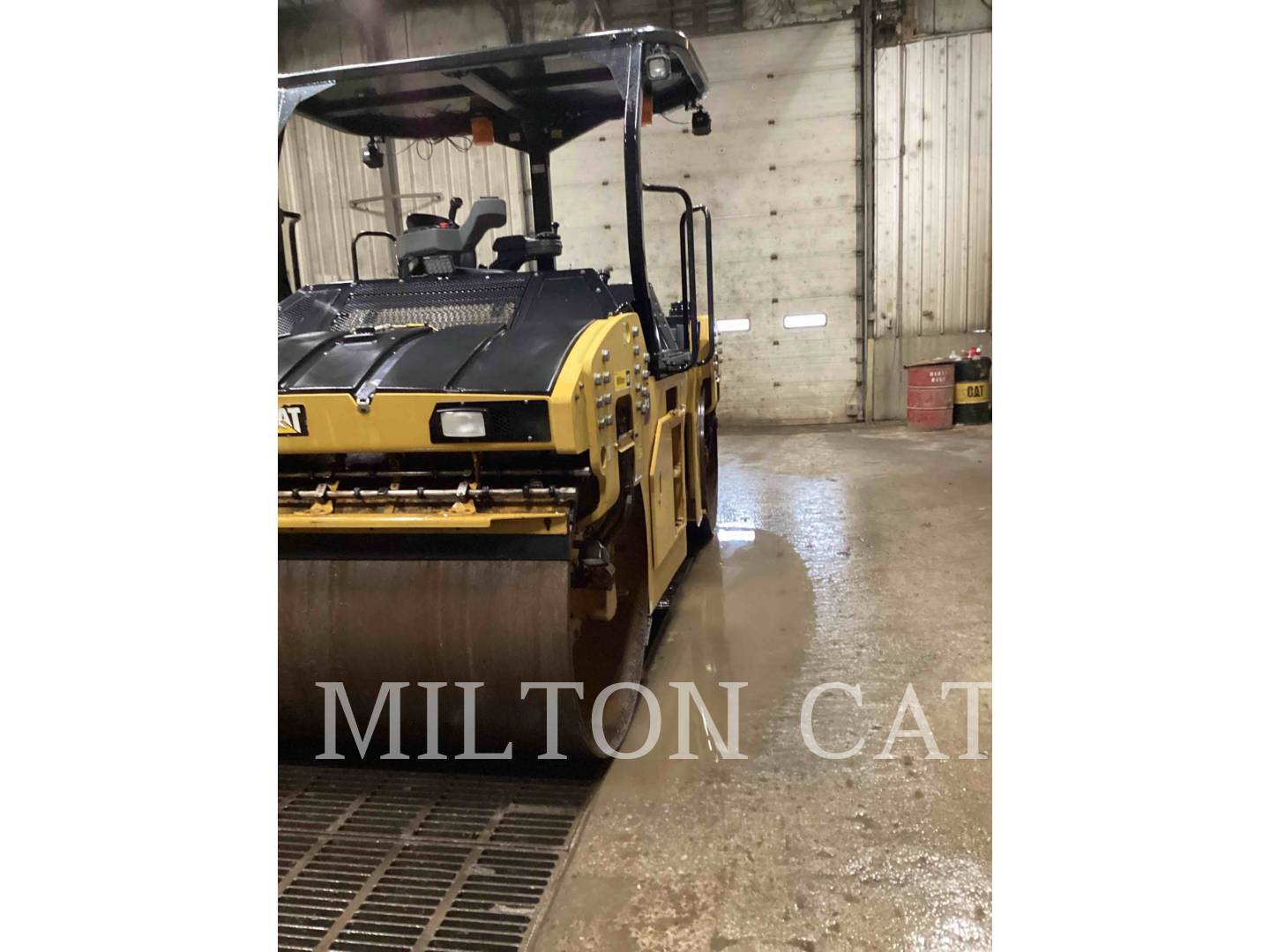 Caterpillar CB13, Compactor, 3674 hours, S/N: PWP00608, 2020 - Image 1