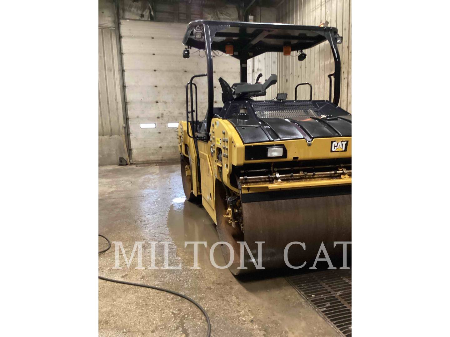 Caterpillar CB13, Compactor, 3674 hours, S/N: PWP00608, 2020 - Image 2