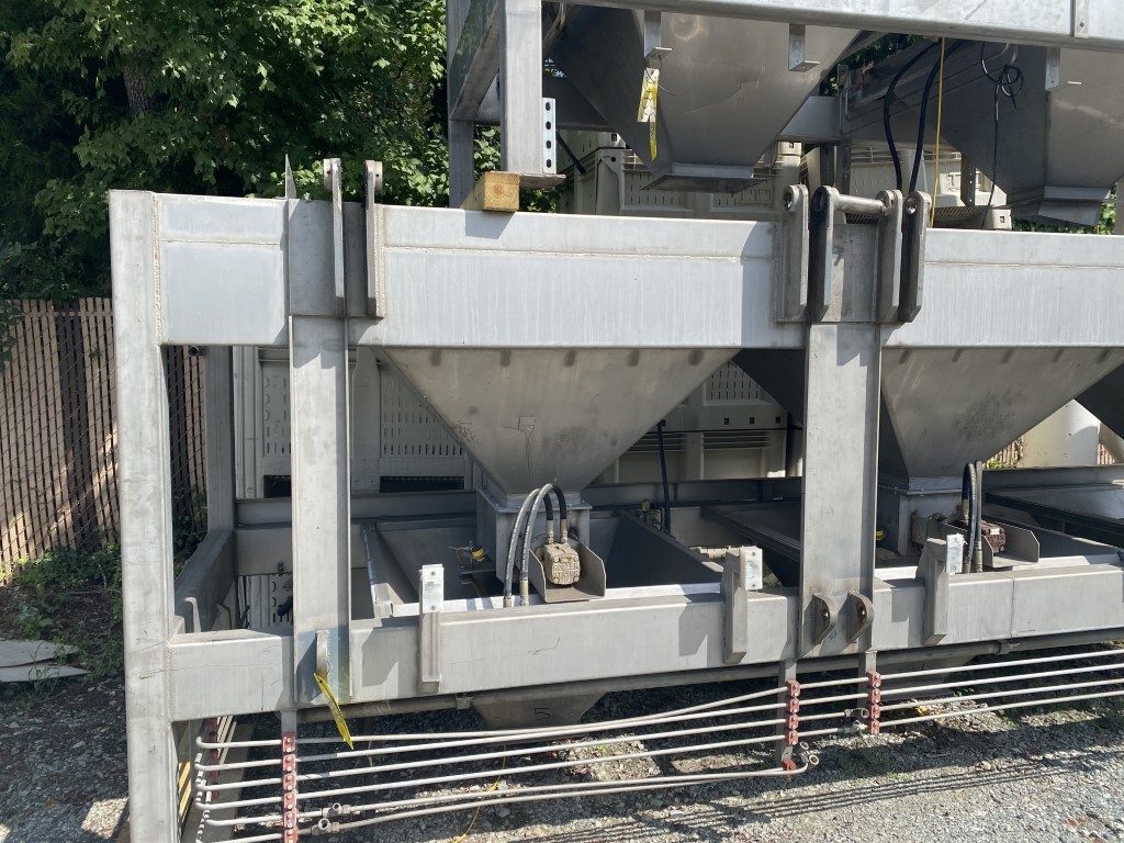 80 cu.ft. Garroutte, duplex Stainless hopper with lumpbreakers - Image 2