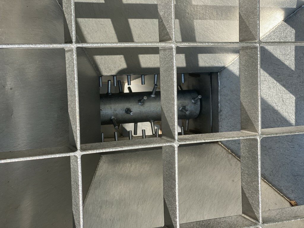 80 cu.ft. Garroutte, duplex Stainless hopper with lumpbreakers - Image 6