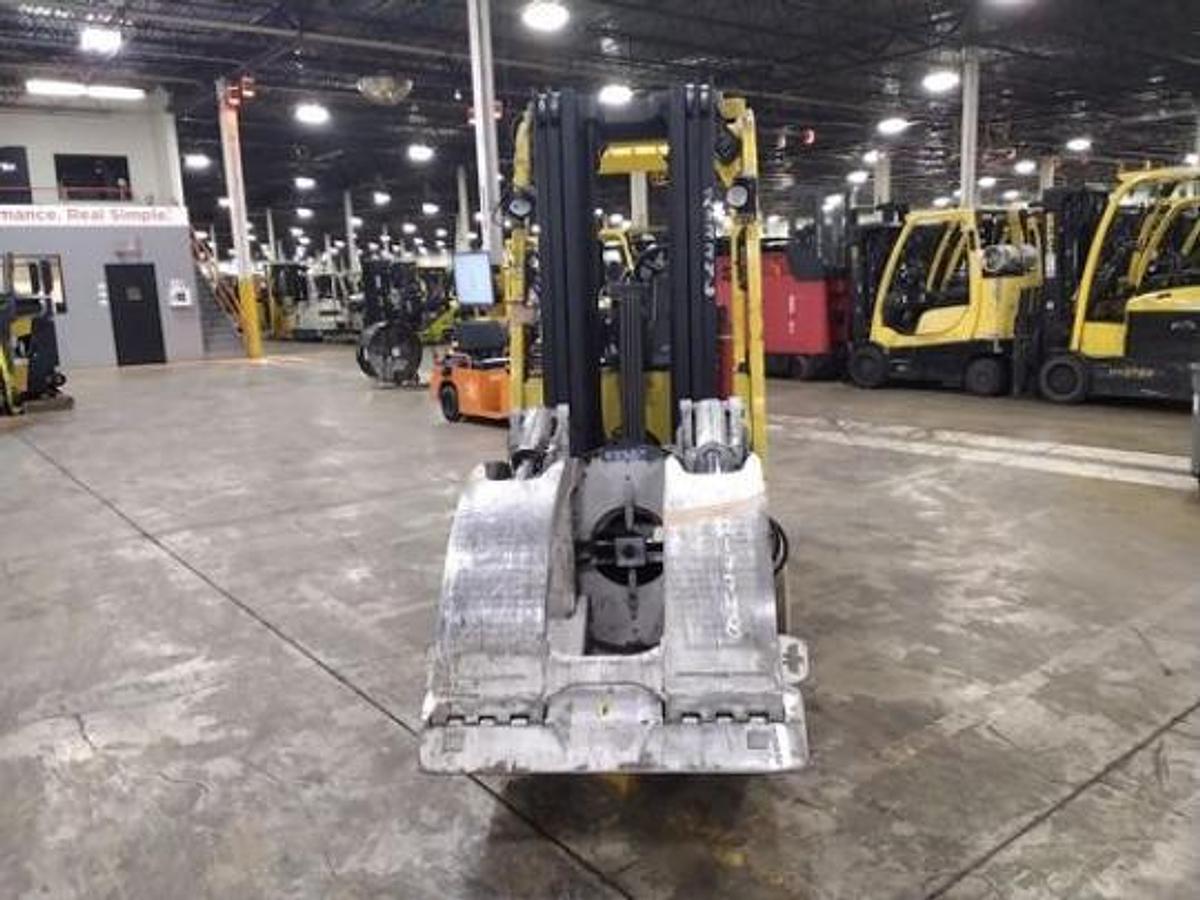 7000 lb. Hyster #E70XN-40, electric forklift, 36 V., class III, with roll clamp, 187" lift height, 2020 - Image 3