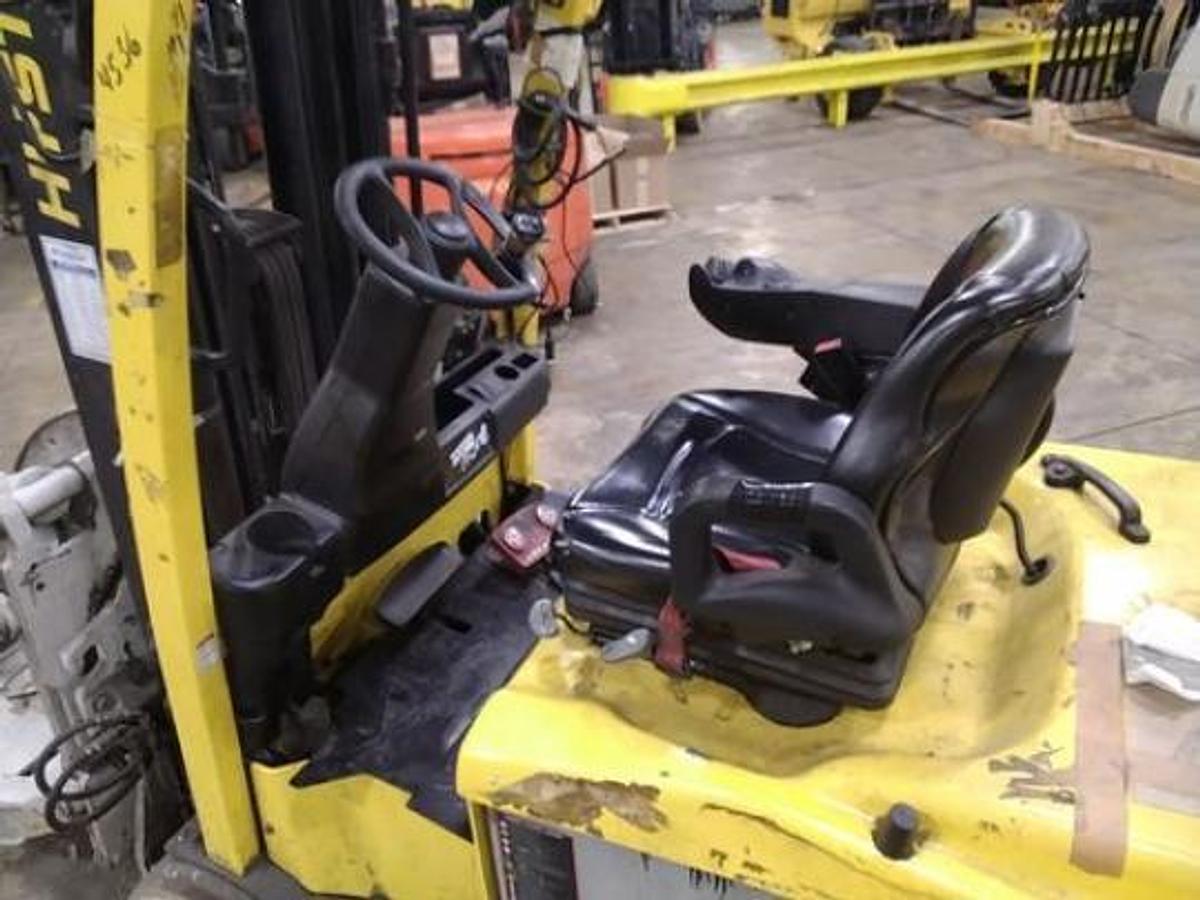 7000 lb. Hyster #E70XN-40, electric forklift, 36 V., class III, with roll clamp, 187" lift height, 2020 - Image 6