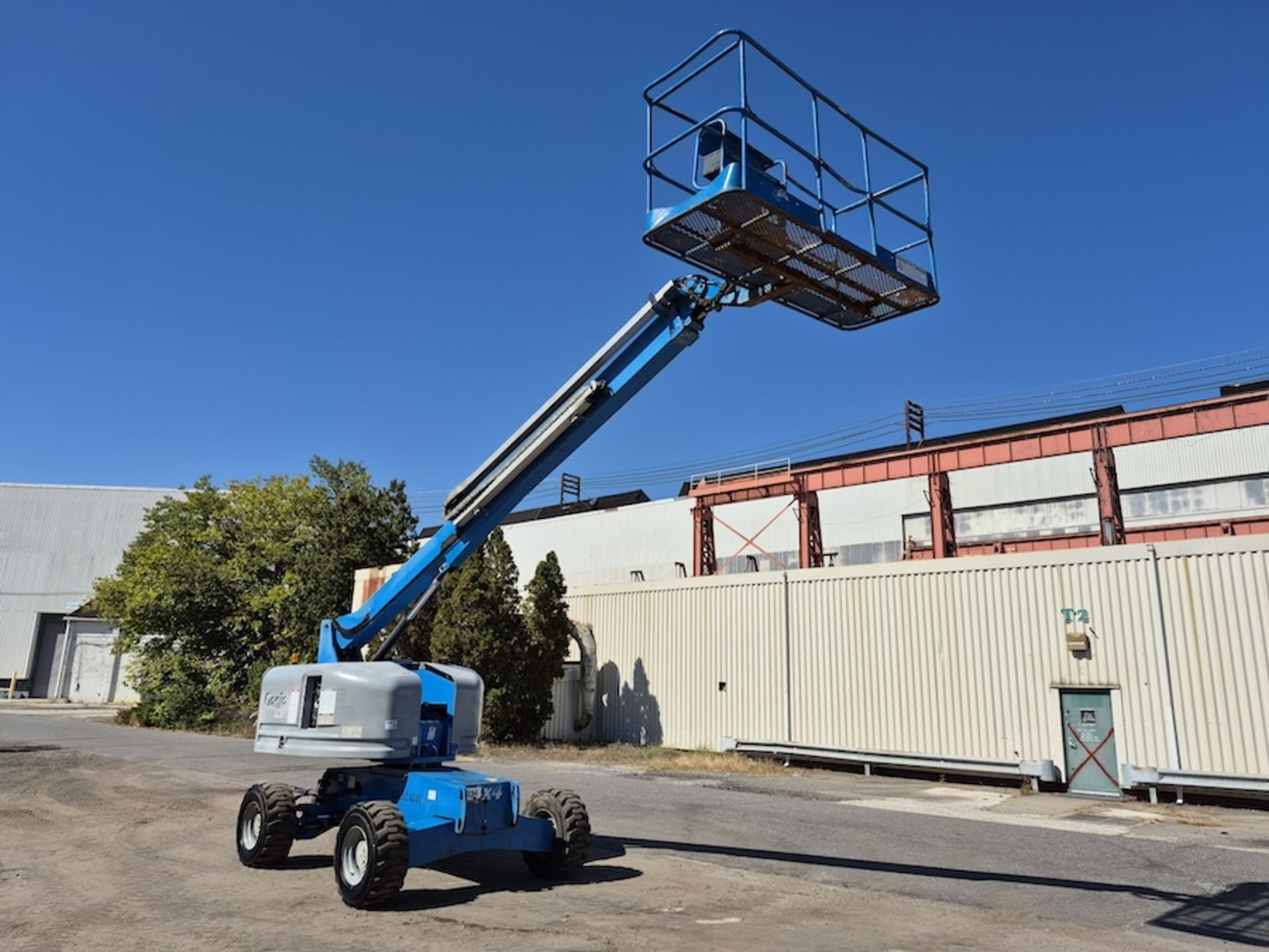 500 lb. Genie #S-40, telescopif boom man lift, 4WD, 40' height, 31'8" reach, Deutz diesel engine - Image 2