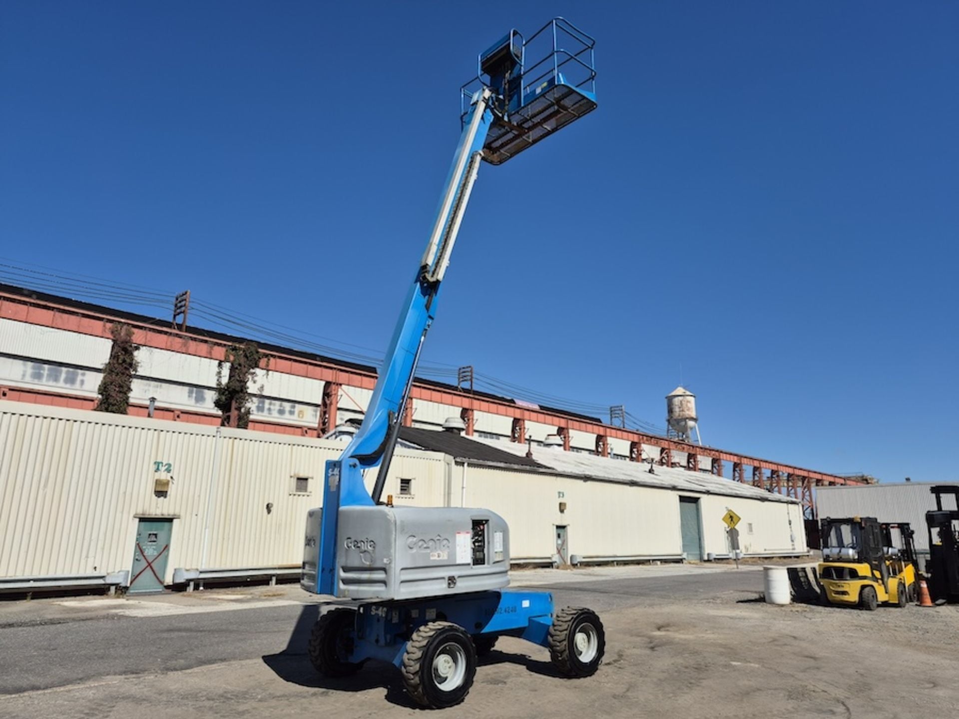 500 lb. Genie #S-40, telescopif boom man lift, 4WD, 40' height, 31'8" reach, Deutz diesel engine - Image 10