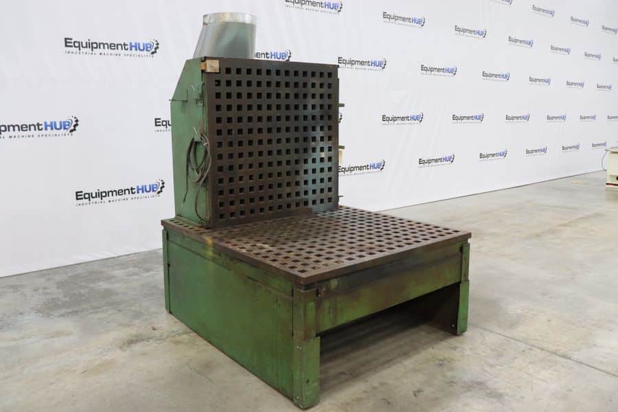 5' x 6' Acorn, welding table in stand, grounding lead, ventilation ducting - Image 3