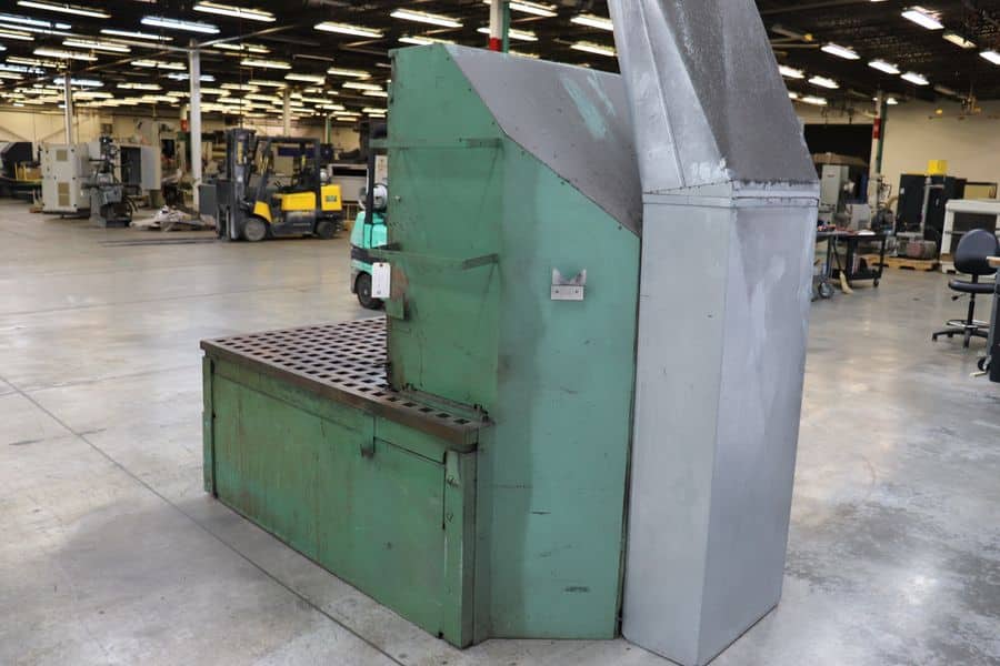 5' x 6' Acorn, welding table in stand, grounding lead, ventilation ducting - Image 5