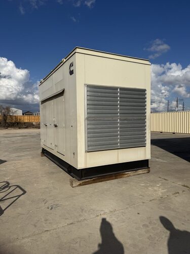 500 KW Cummins #500GFGB, Natural gas generator set, 277/480 Volts, 1800 RPM, GTA28 engine, EPA Certified - Image 2