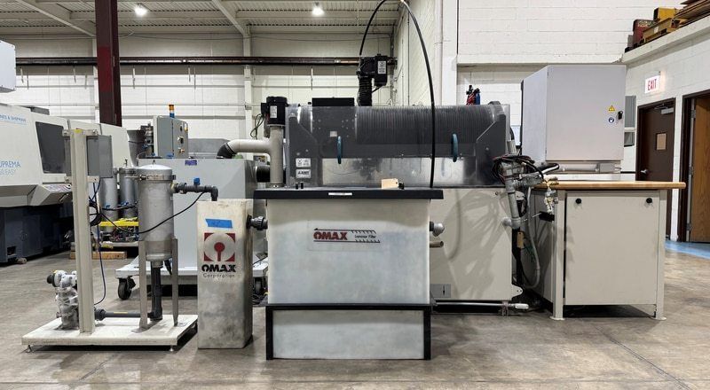 Omax #2626 Jet Machining center, 46" x 31" table, 26" X, 26" Y, 8" Z, 30 HP, 60000 psi, 2018 - Image 9