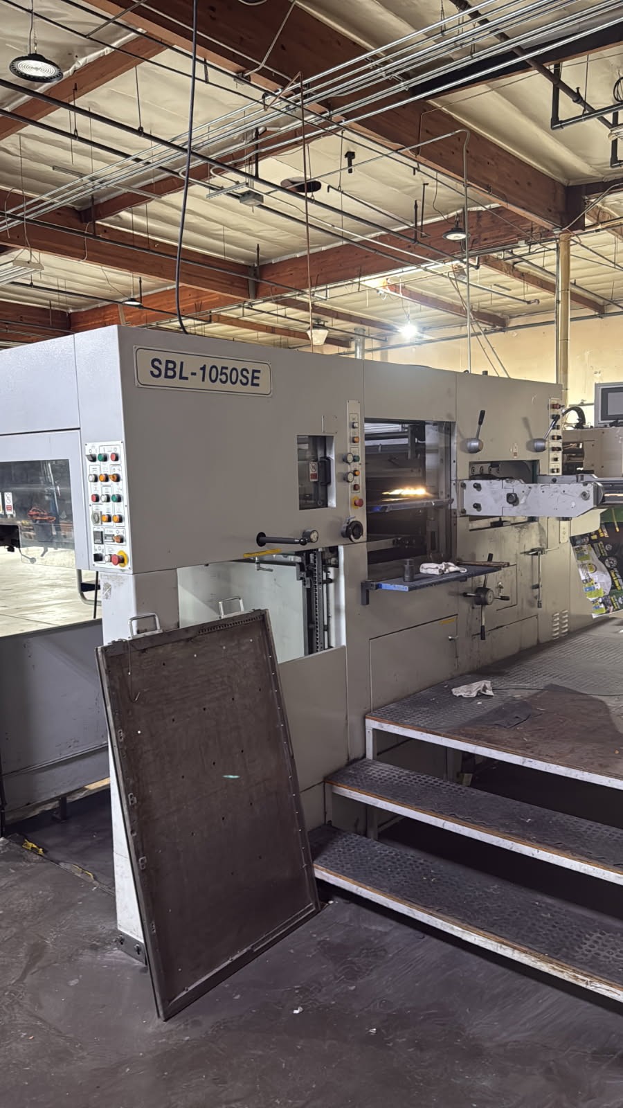 300 Ton, SBL #SBL-1050SE, die cutter and stripping machine - Image 2