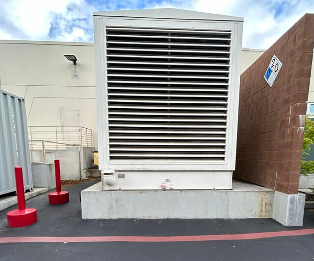 900 KW Cummins #1000DFJD, Diesel Generator, 1207 HP, #KTA38-G4 engine, sound attenuated enclosure, 400 hours - Image 2