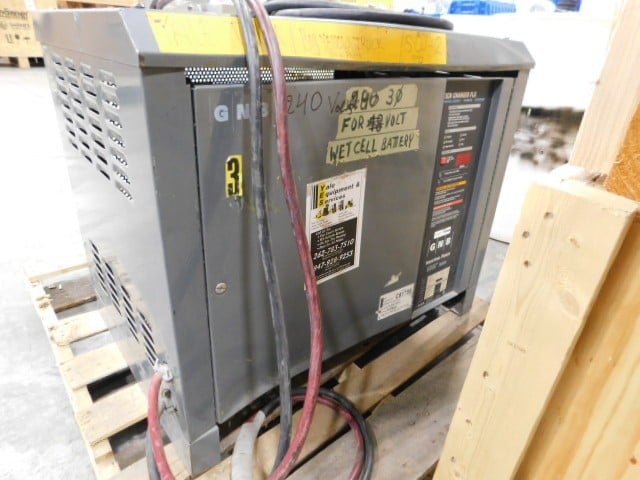 8000 lb. Yale #ERCO80HGN48Q091 Quad Mast Electric forklift with side shifter, 258" lift height - Image 4