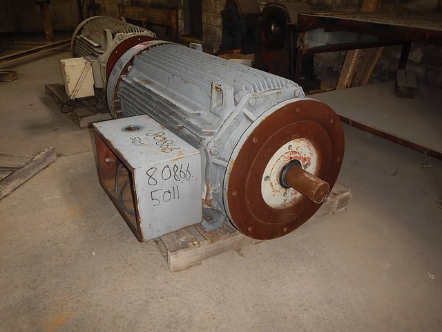 350 HP 1800 RPM General Electric, Frame 5011LLD, TEFC BB, 4160 Volts (2 available) - Image 2