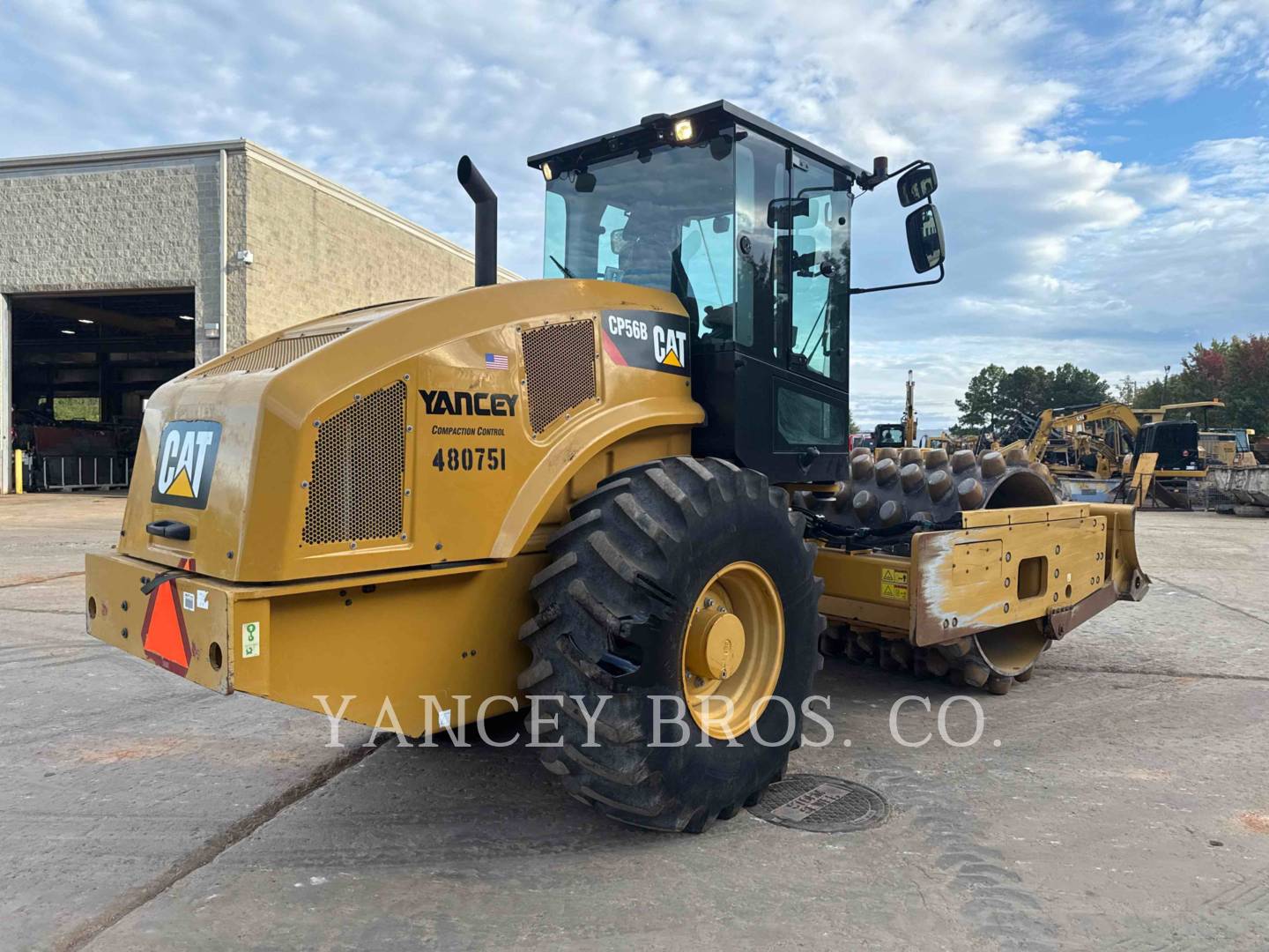 Caterpillar CP56B, Vibratory Single Drum Pad, 2321 hours, S/N: P5600904, 2021 - Image 3