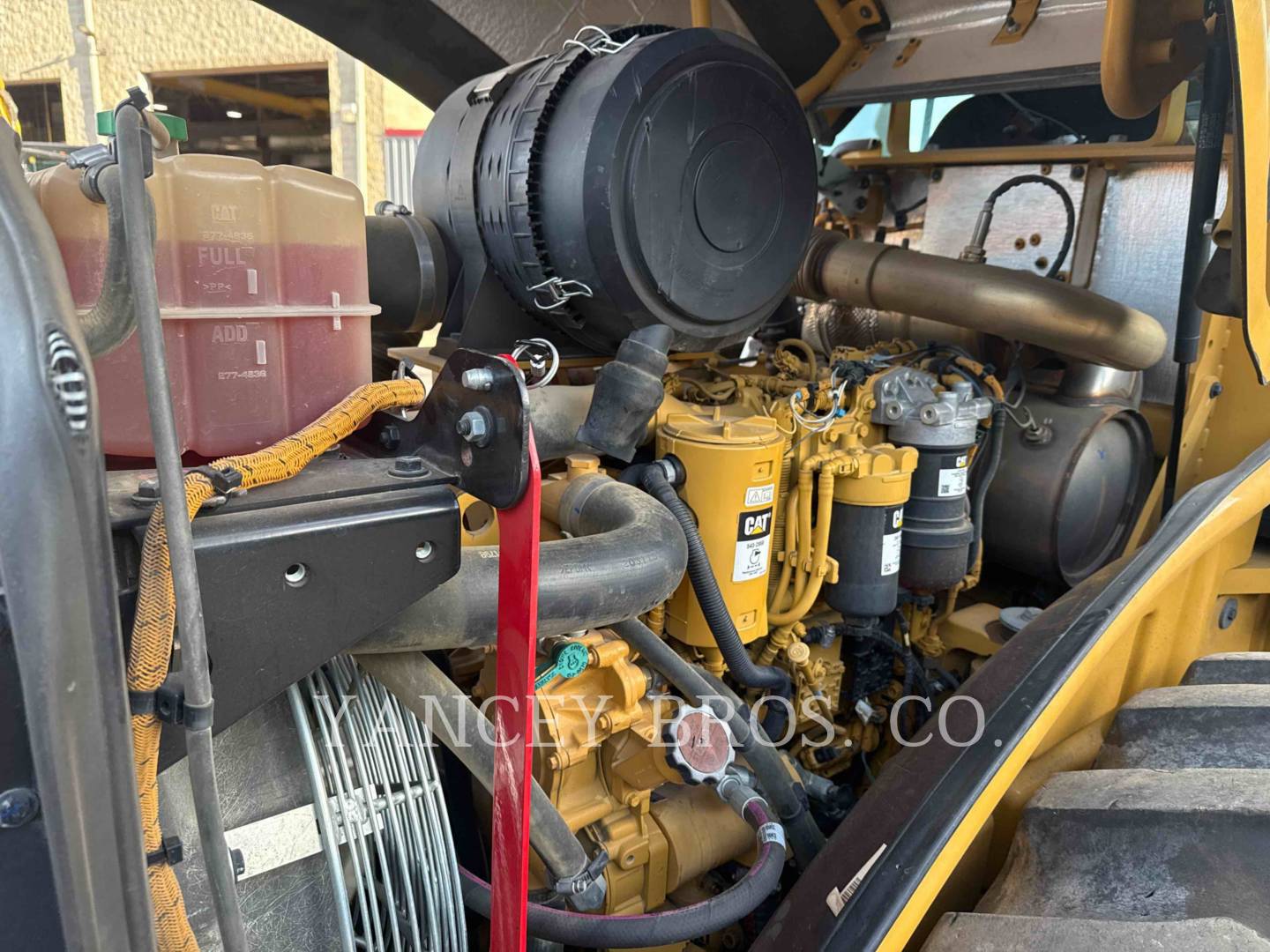 Caterpillar CP56B, Vibratory Single Drum Pad, 2321 hours, S/N: P5600904, 2021 - Image 7
