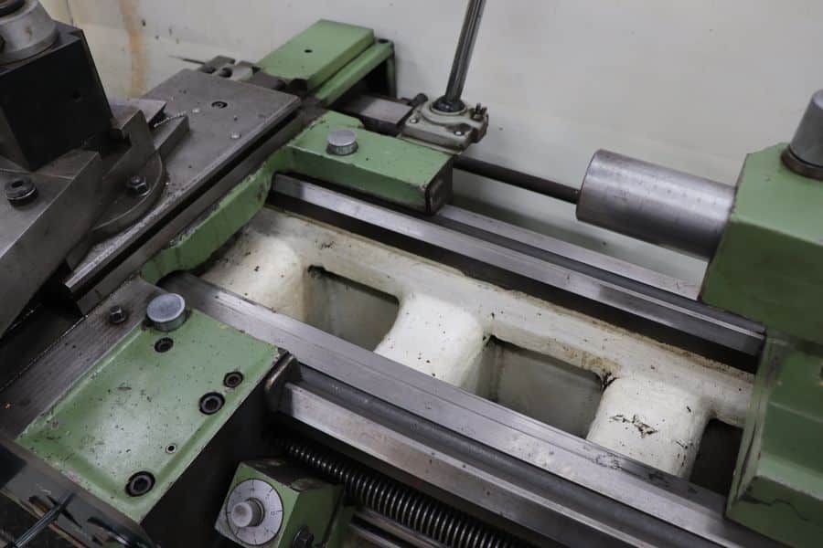 16" x 60" SKB #1660, gap bed engine lathe, 3-jaw chuck, tool holder, chanhge gears, 1988 - Image 7