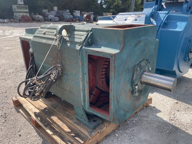 800 HP 900 RPM Reliance, Frame B689ATZ, DPFVBB, 600 VA, 300/150 VF - Image 1