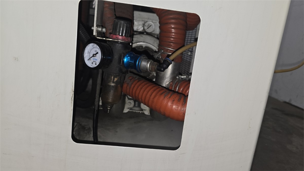 Matsui #MJ3-50-U, 47 cfm dryer w/ hopper, 176°F-320°F, 2014 - Image 10