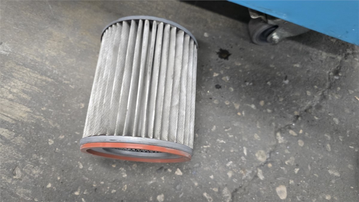 Matsui #MJ3-50-U, 47 cfm dryer w/ hopper, 176°F-320°F, 2014 - Image 7