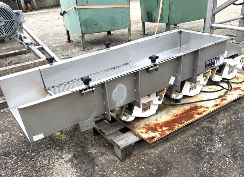 17" wide x 2' long, Meyer Industries #EDF-42-1652, vibrating conveyor / feeder / de-watering screen - Image 1
