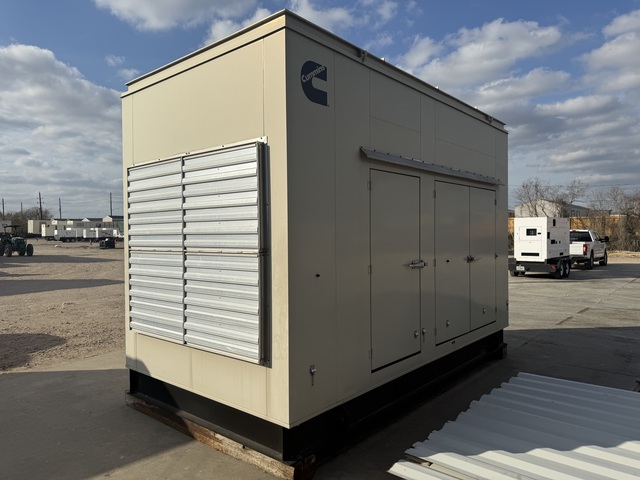 500 KW Cummins #500GFGB, Natural Gas Stationary Generator, 752 amps, 1800 RPM, 277/480 Volts, 2015 - Image 4