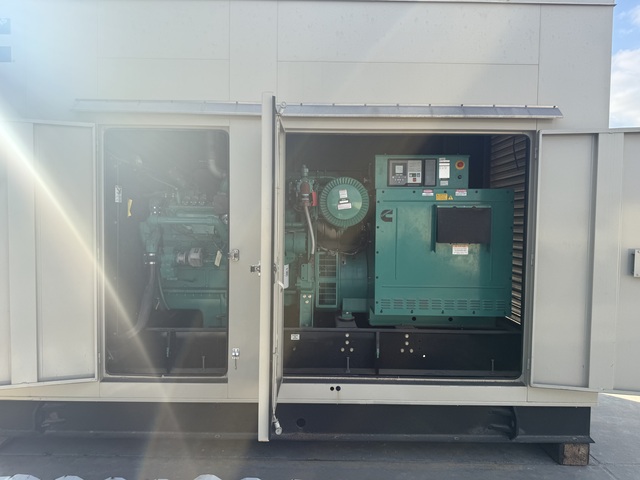 500 KW Cummins #500GFGB, Natural Gas Stationary Generator, 752 amps, 1800 RPM, 277/480 Volts, 2015 - Image 10