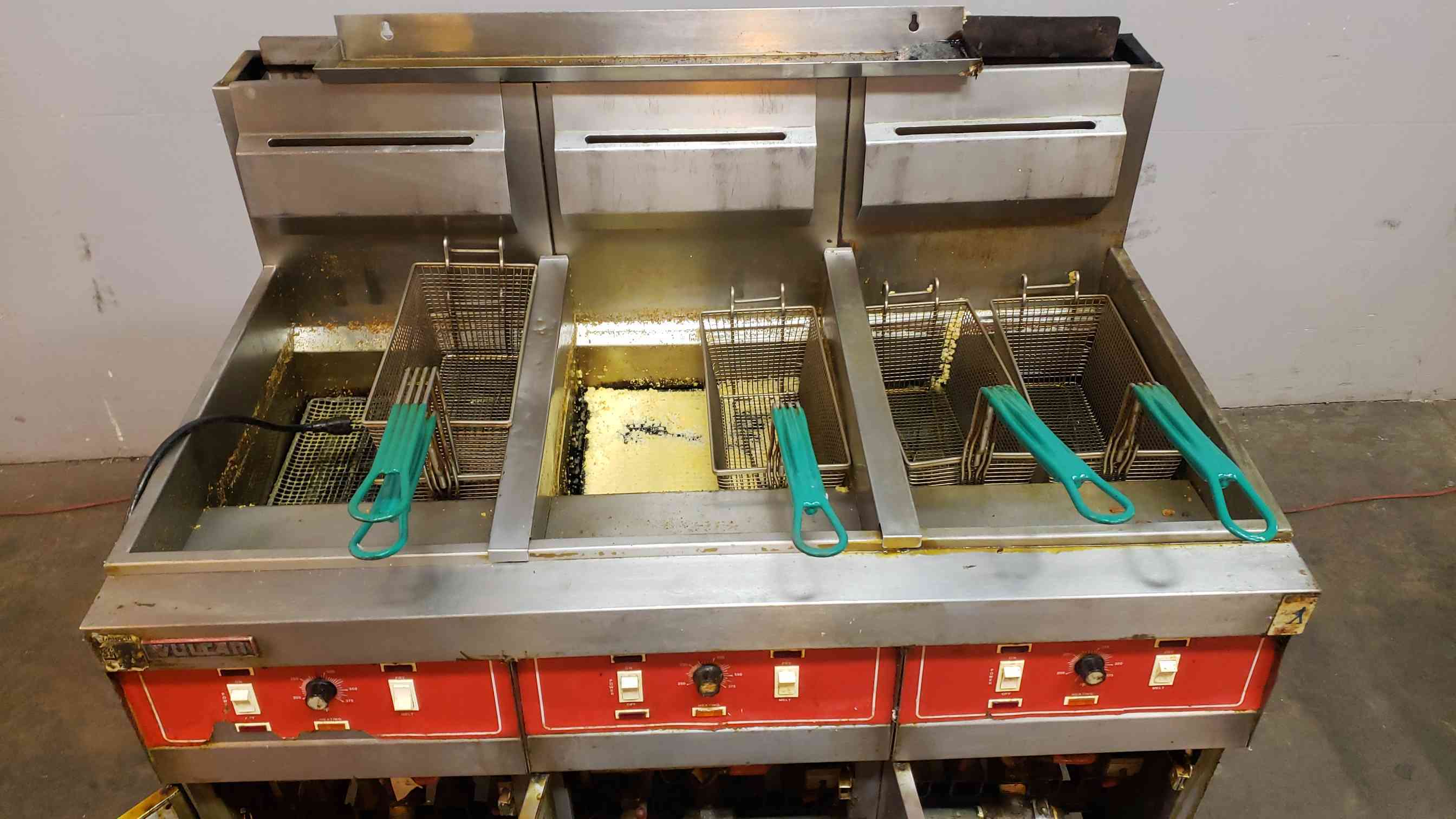 Vulcan, Commercial Fryer, 3 Section - Image 10