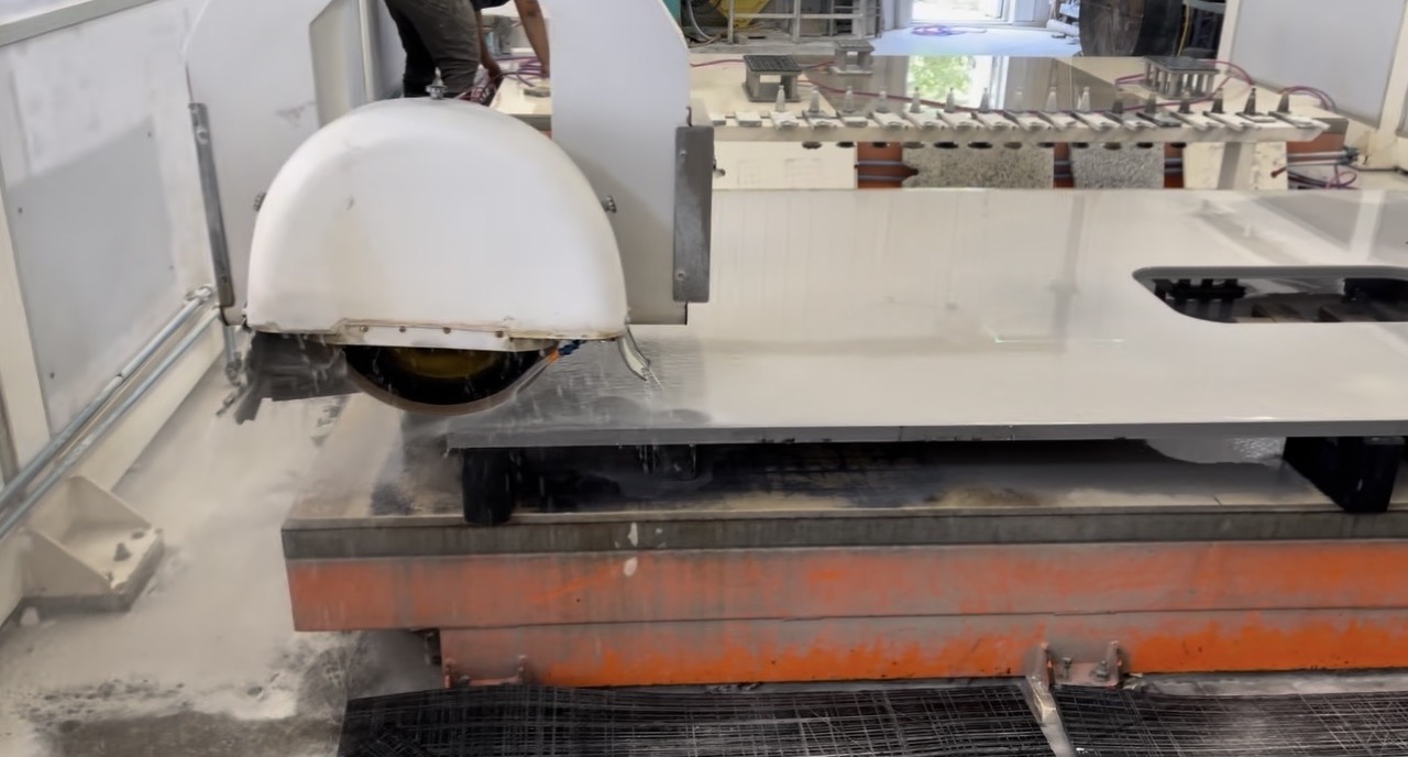 20" Poseidon #TREX-S, Dual Table CNC, 160" x 120" table, Jib Crane, 20" blade capacity, Water Filtration - Image 5