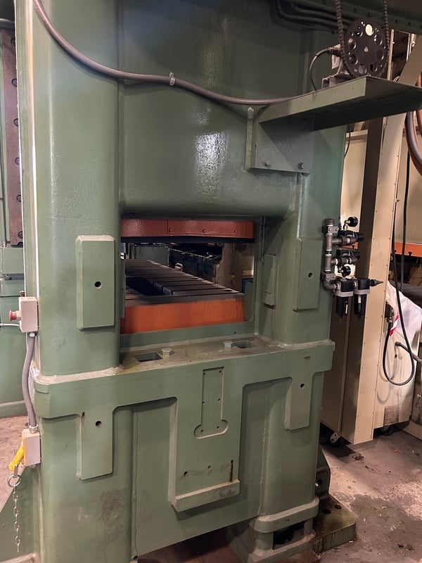 250 Ton, Clearing /Niagara #BP2, 6" stroke, 23.5" Shut Height, 72x36" bed, new Ceico Control, 1996, recond' d - Image 6