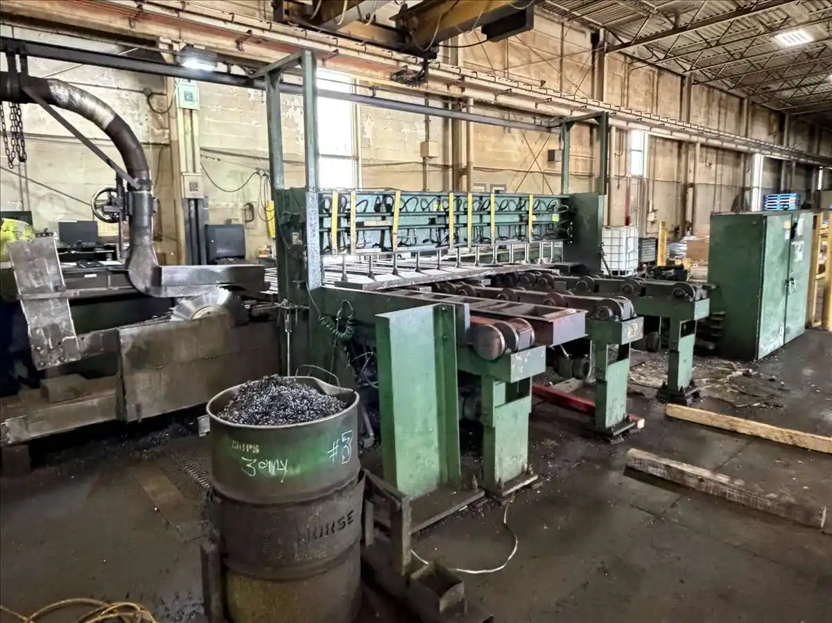 Oliver #879, plate saw, 154" btwn housing, 23" blade, 72" gauge table, 72" front support table, chip - Image 2