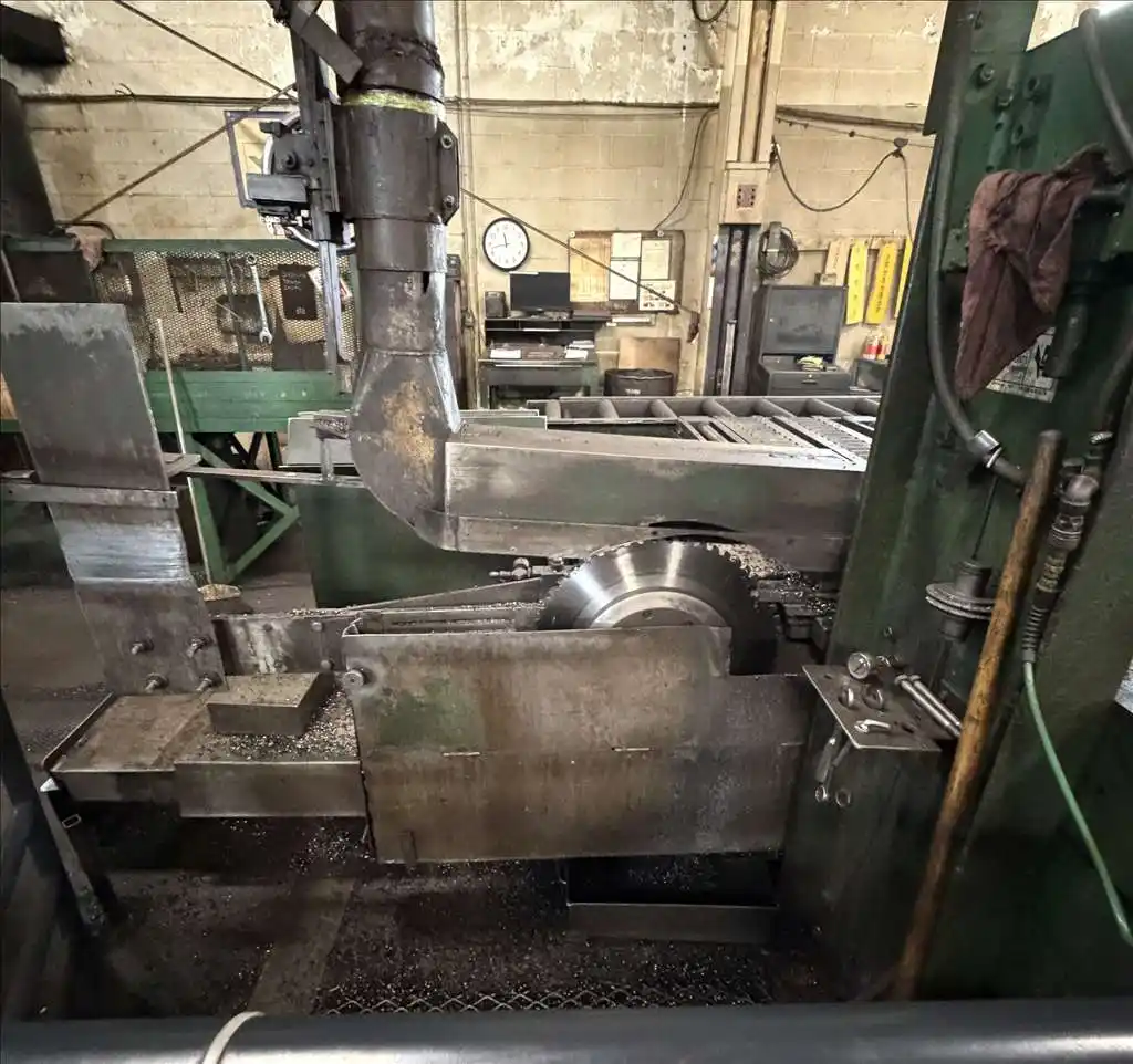 Oliver #879, plate saw, 154" btwn housing, 23" blade, 72" gauge table, 72" front support table, chip - Image 3