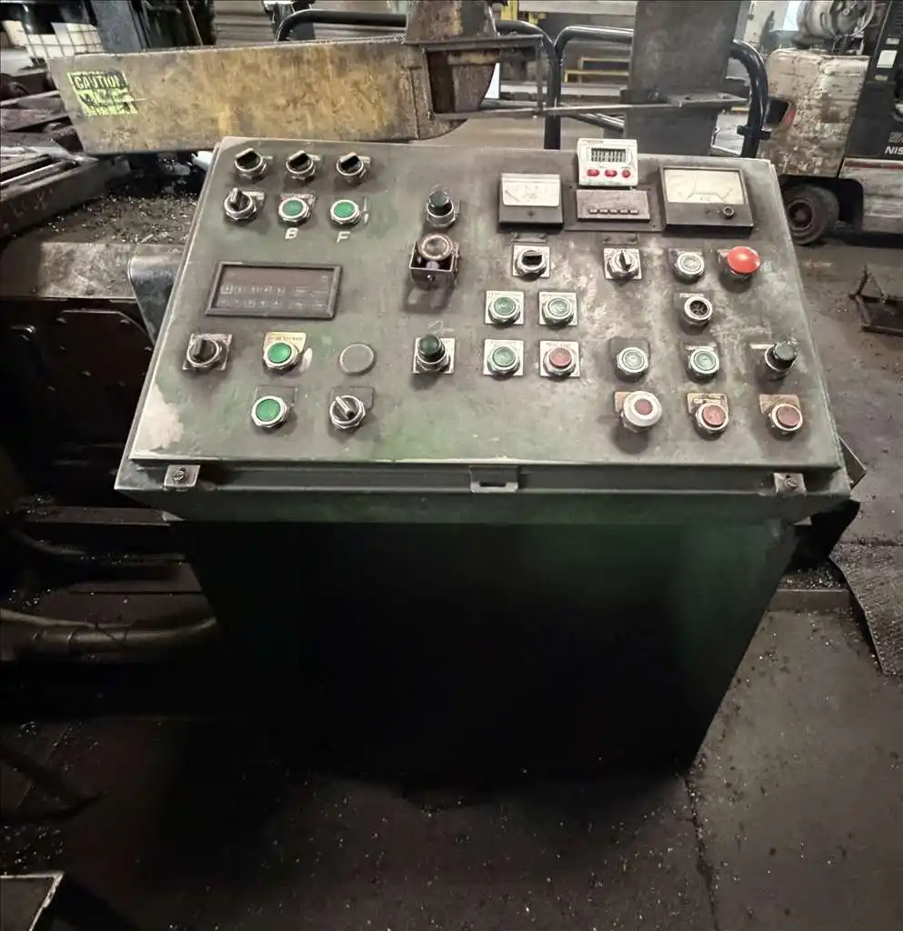 Oliver #879, plate saw, 154" btwn housing, 23" blade, 72" gauge table, 72" front support table, chip - Image 7