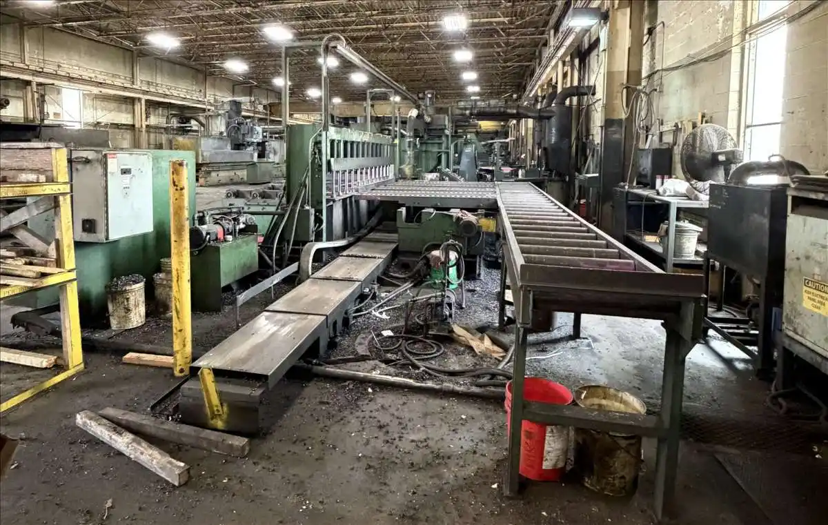 Oliver #879, plate saw, 154" btwn housing, 23" blade, 72" gauge table, 72" front support table, chip - Image 8