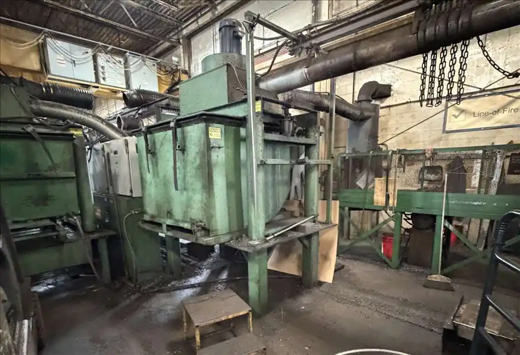 Oliver #879, plate saw, 154" btwn housing, 23" blade, 72" gauge table, 72" front support table, chip - Image 10