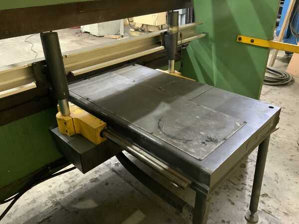 90 Ton, Cincinnati #90CBIIX6, CNC hydraulic press brake, 8' overall, 78" between housing, 14" stroke, 15 HP - Image 5