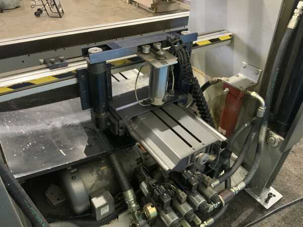 70 Ton, LVD #SP670, hydraulic press brake, Cybelec CYB Touch 12 CNC controls, 6' overall, dual foot pedals - Image 3