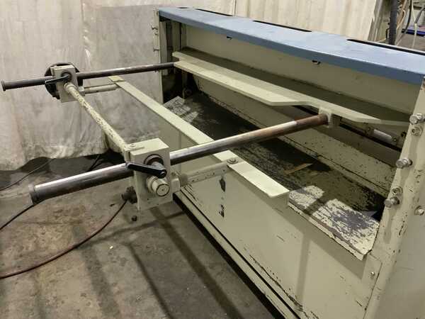 16 gauge x 4.4' Baileigh #SH-5216A, air powered shear, 26" back gauge, 2 front arm supports, 2011 - Image 2