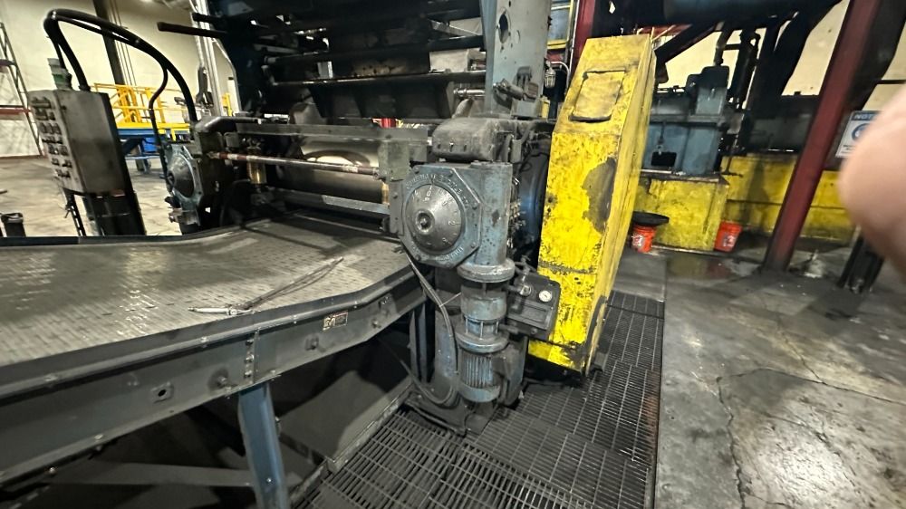 60" Comerio #MGN-1500E, Two Roll Mill, 150 HP, 22" x 59" rolls, motorized roll adj., base, 2005 - Image 1