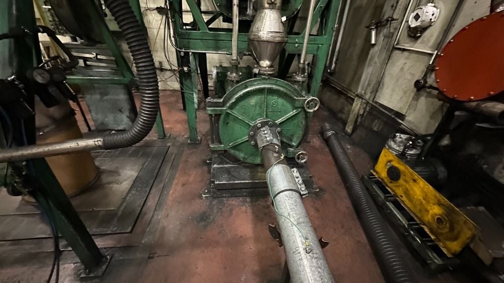 24" Donaldson #C24, Air Classifier, Acrison auger feeder - Image 1