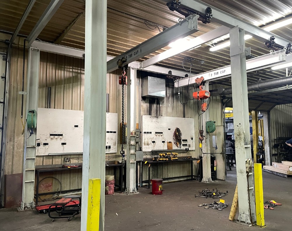 2 Ton, Freestanding Bridge Crane - 8' L x 10' width x 12' T (Already Taken Down) - Image 9