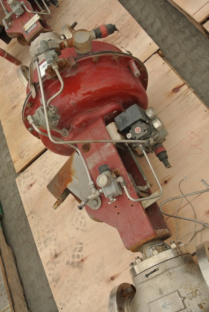 4" Masoneilan #88-21115, class 300 globe control valve & actuator - Image 1