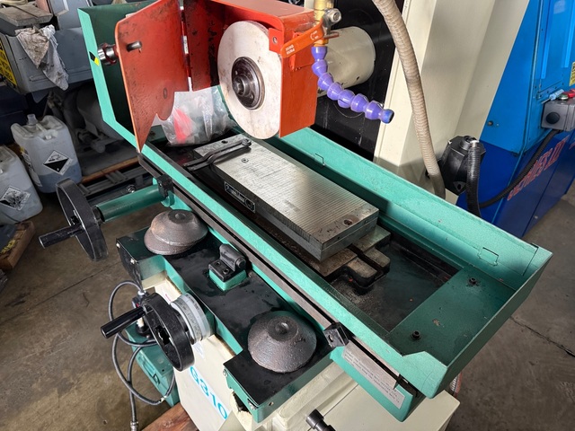Grizzly #G3104, Manual Surface Grinder, 20-1/2" x 6-7/8" x 10-3/4" travel, 2 HP, 7" x 0.75" x 1-1/4" grind - Image 2