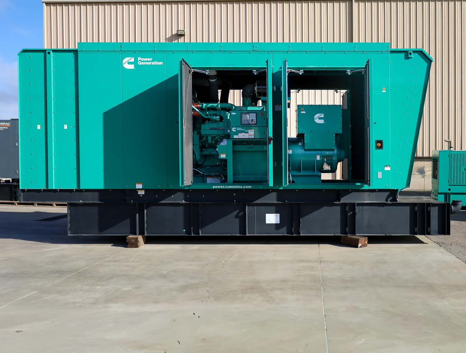 1000 KW Cummins #DQFAD, Diesel Generator, 1729 amps, 1800 RPM, 277/480 Volts, 3PH, 2025, New - Image 3