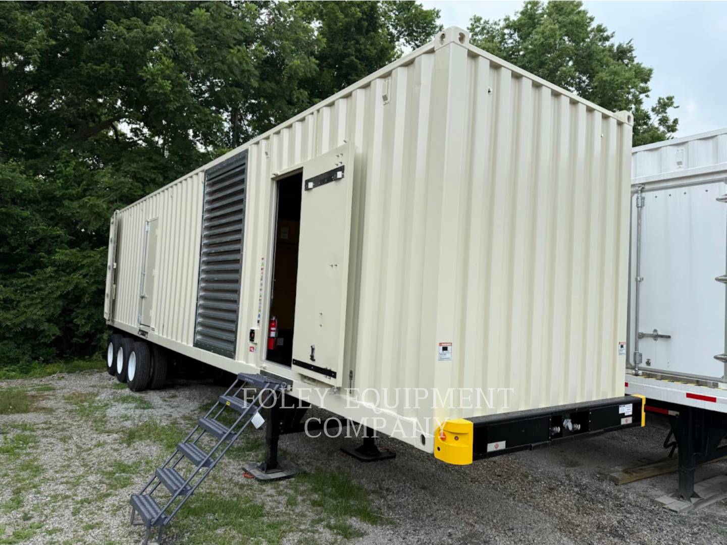 1500 KW Caterpillar #XQ1500RD, diesel generator set, 773 hours, 1998 - Image 1