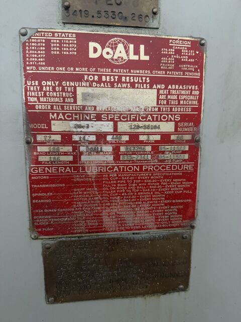 26" x 12.5" DoAll #26-3, vertical bandsaw, 40-9000 FPM, 1" x 186" blade, power table feed / tilt - Image 2