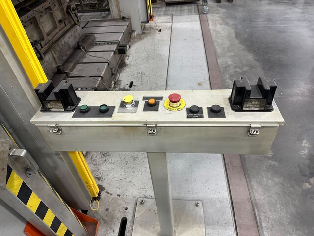 1350 Ton, Pacific #1350D-10/80, hydraulic press, 48" stroke, 66" daylight, 120" x80" bed, 1650 gallon - Image 3