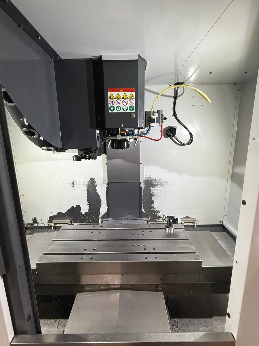 Haas #DM-2, CNC vertical machining center, 18 automatic tool changer, 28" X, 16" Y, 15.5" Z, 10000 RPM, #40 - Image 4