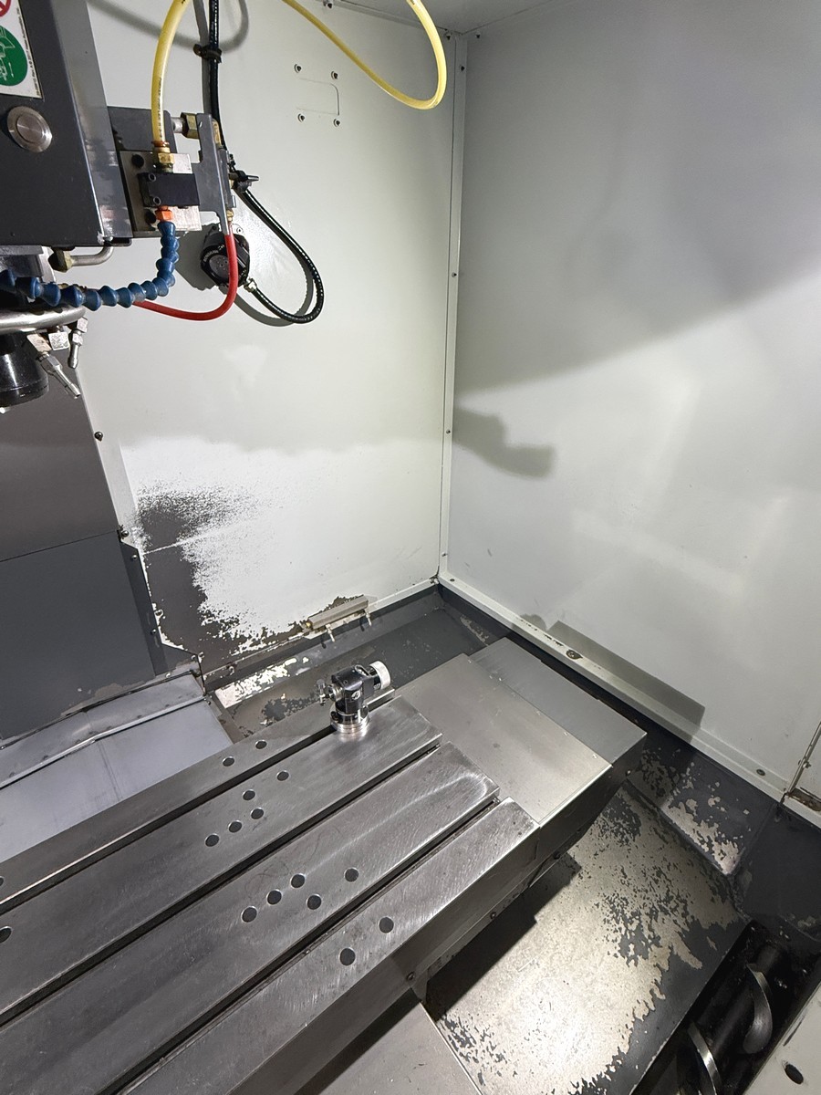 Haas #DM-2, CNC vertical machining center, 18 automatic tool changer, 28" X, 16" Y, 15.5" Z, 10000 RPM, #40 - Image 5