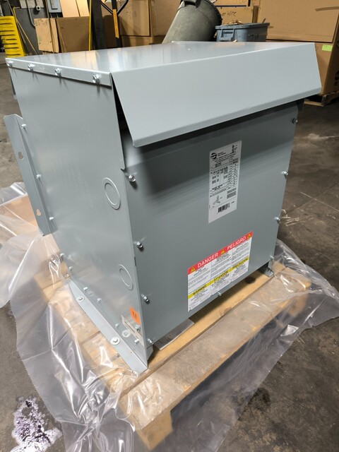 75 kVA, 600Y/346 Primary, 208Y/120 Secondary Hammond Y075QTCH3L0U, Autotransformer, H600Y-L208Y, 3PH, 3R - Image 1