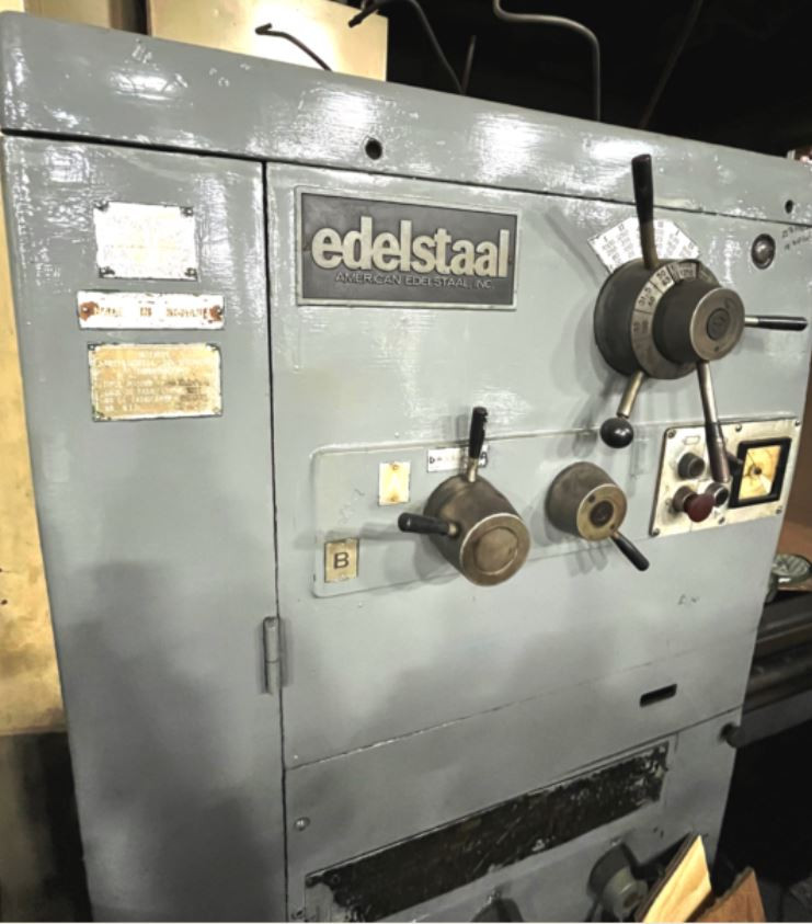 52" x 200" Edelstaal, 36" OCS, 61.5" Gap, 4.125" HIS., 8-1250 RPM, I/M, 30 Hp, D-1-11, TA, 19.5" Chk, 1978 - Image 1